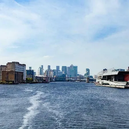 City Escape - Royal Wharf Londres Exterior foto